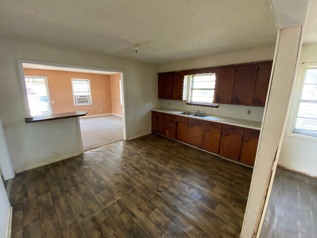 Foto del edificio - 501 E Broadway St