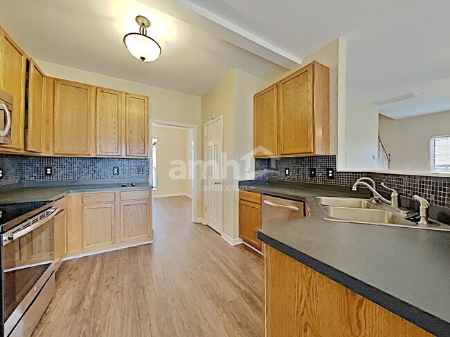 Foto del edificio - 1039 Vanguard Dr