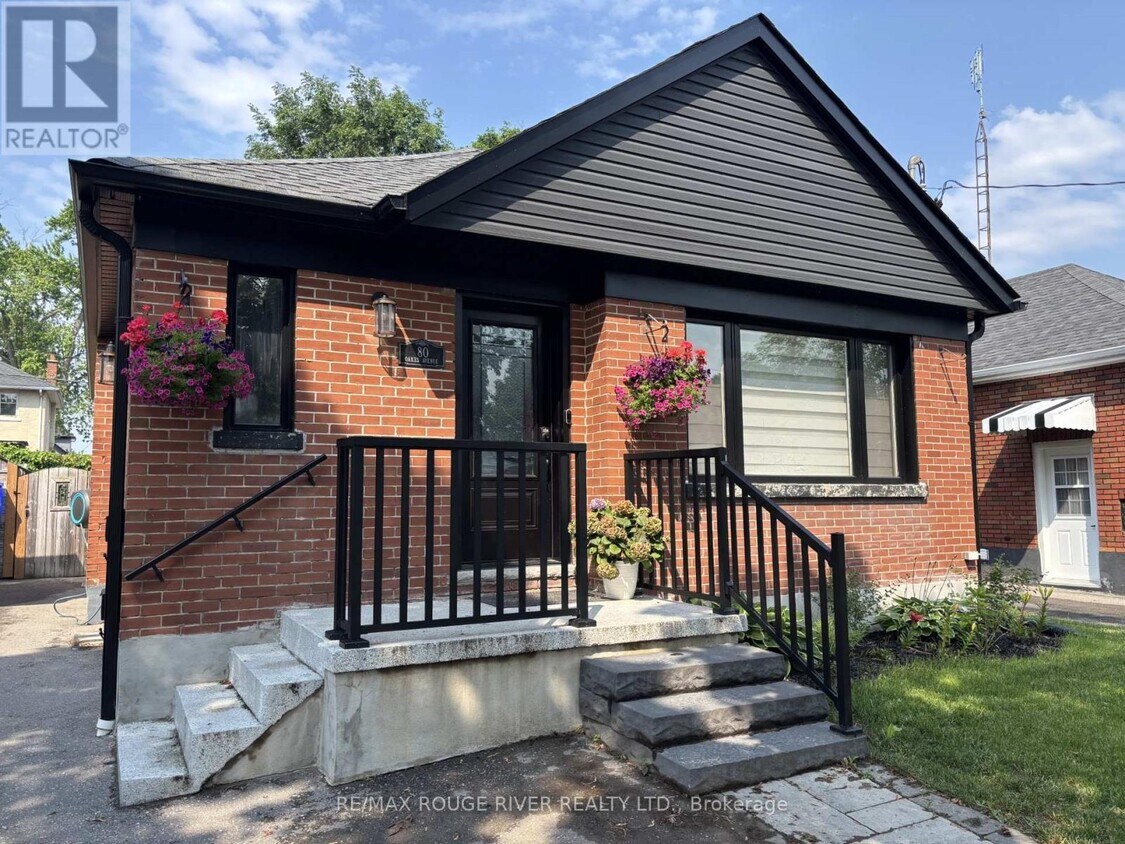 Primary Photo - 80 Oakes Ave