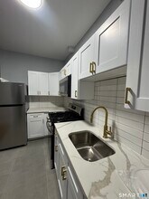 Building Photo - 222 Hallock Ave