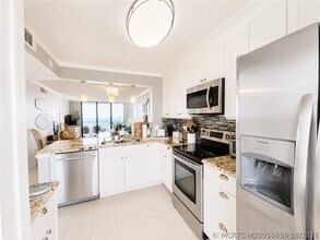 Building Photo - 7380 S Ocean Dr