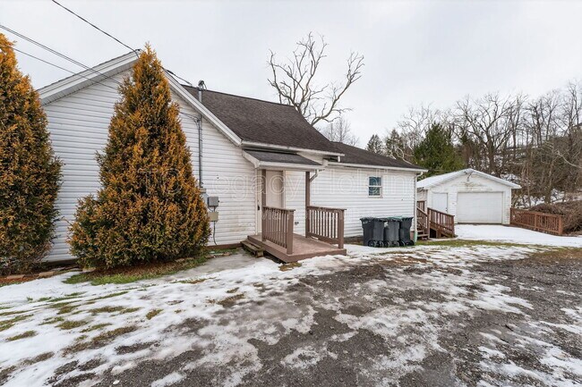 Foto del edificio - 127 Haymond Hwy