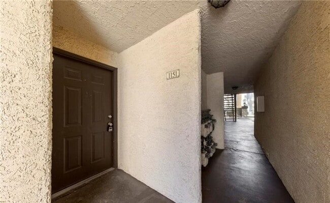 Building Photo - Upgraded 2 bedroom condo in guard gated co...