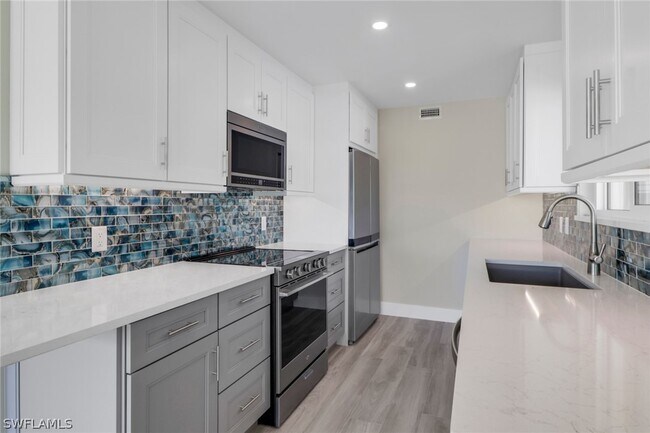 Foto del edificio - 2500 Gulf Shore Blvd N