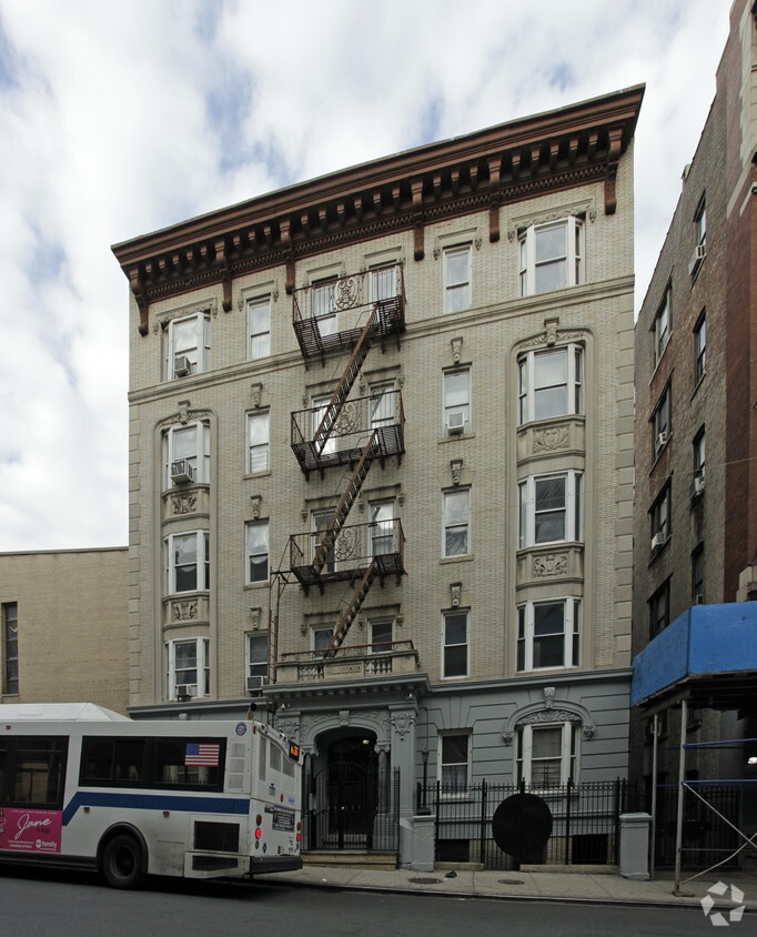 Building Photo - Hillsboro