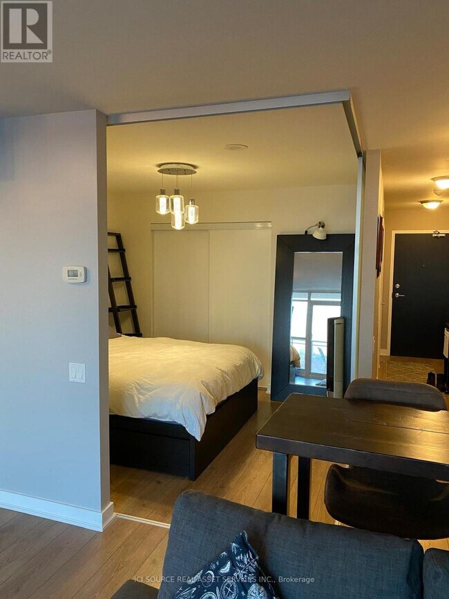 Building Photo - 78 Tecumseth St.