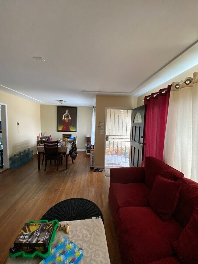 Building Photo - 3 Bedrooms 2 baths house in Chula Vista