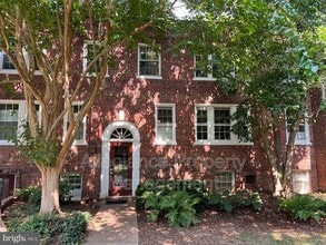 Building Photo - 1741 N Troy St