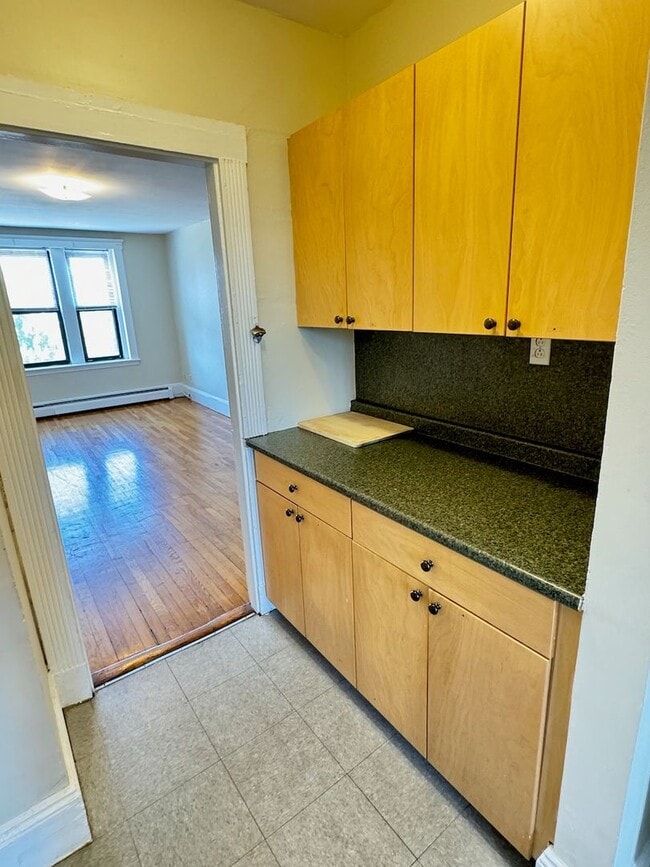 Building Photo - 4 Bedroom