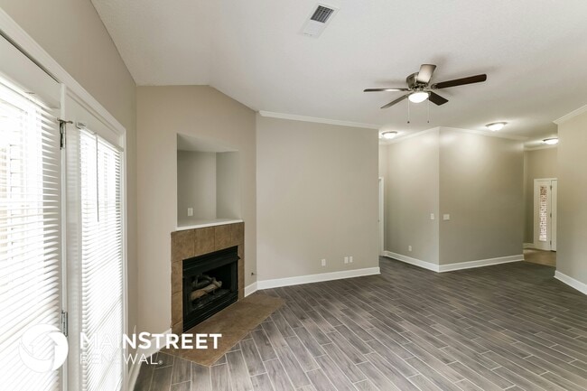 Building Photo - 13923 Highland Pointe Dr