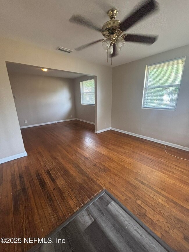 Foto del edificio - 2128 Lambert St