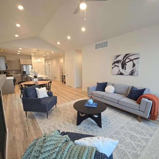 Foto del edificio - Beautiful, bright and brand NEW!