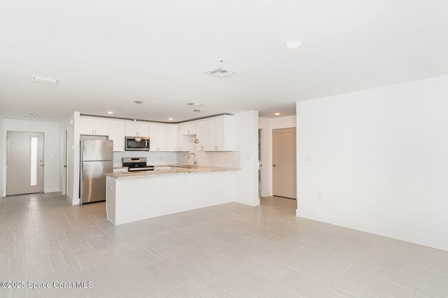 Building Photo - 1605 Par St NE