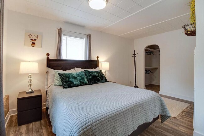 Foto del edificio - Downtown Bend darling Cottage!