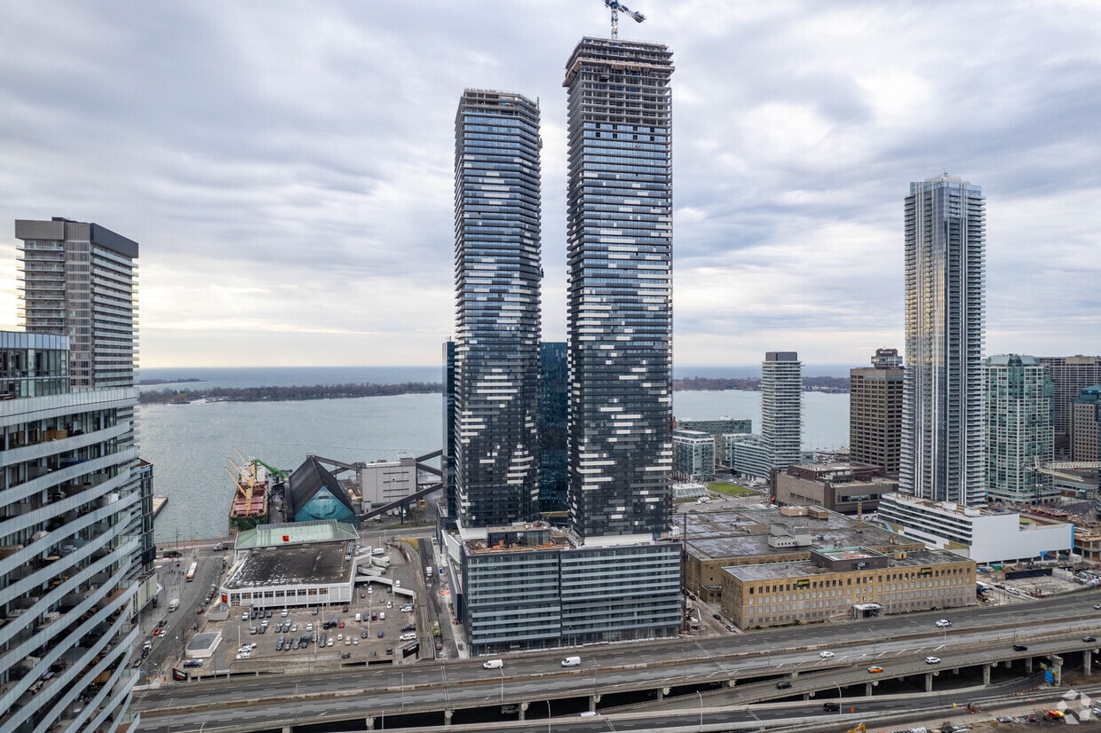 Sugar Wharf Condos Apartments 95 Lake Shore Blvd E Toronto, ON
