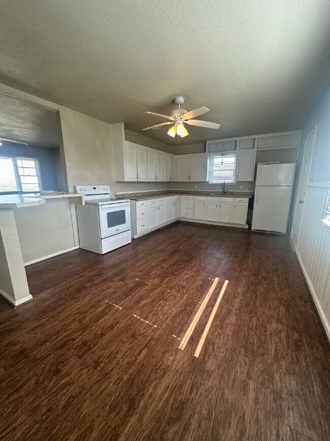 Foto del edificio - Spacious 2/1 in Petersburg, TX