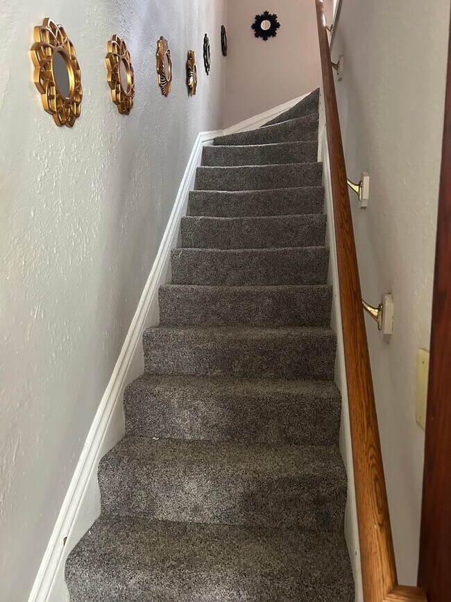 Foto del edificio - 4 Bdr/2Bath Spacious Home Available