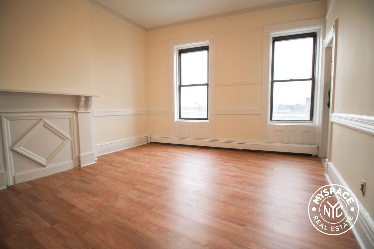 Foto principal - 942 Flushing Ave