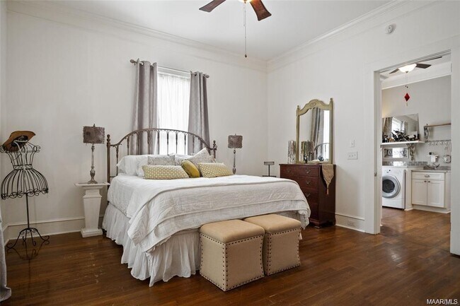 Building Photo - 345 S Washington St