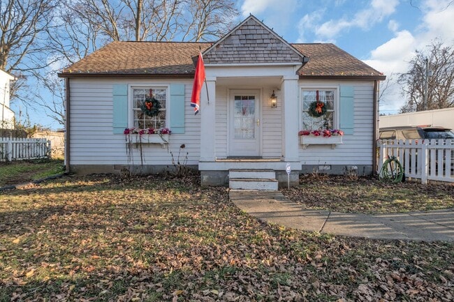 Available in March. Nashville 2 BED charming cottage for rent. Renovated with darling details and... - Available in March. Nashville 2 BED charming cottage for rent. Renovated with darling details and... House