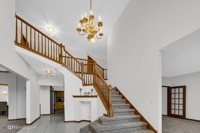 Building Photo - 1456 Della Dr