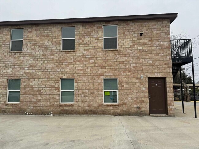 Building Photo - 2302 Rosario St