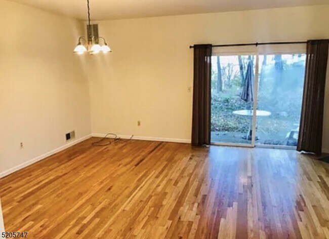 Foto del edificio - 35 Maple Ln
