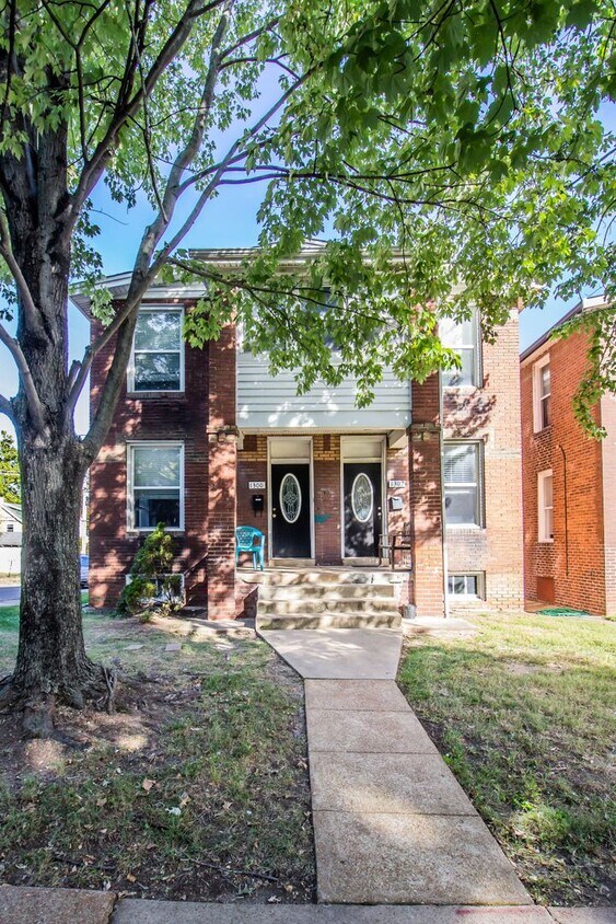 1300 McCausland Ave Unit 02, St. Louis, MO 63117 Room for Rent in St