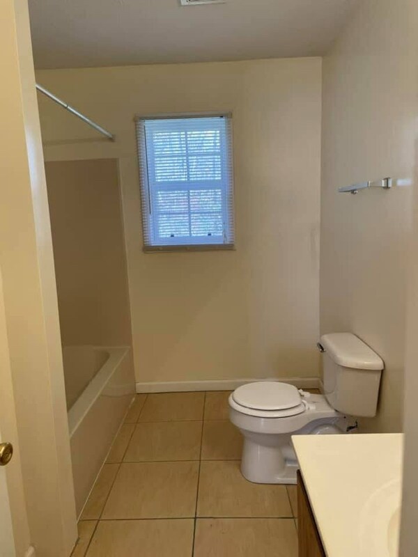 Foto del edificio - 114 Creekside Dr