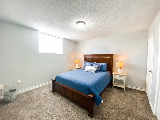 Foto del edificio - 2990 Rhodes Cir S