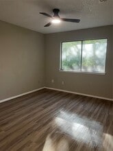 Building Photo - 9800 Eastwend Dr
