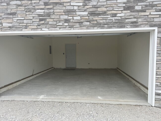 Building Photo - 133 S Flynn Rd