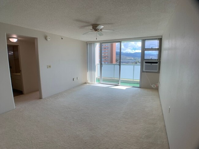 Building Photo - Salt Lake (Honolulu-Country Club Village 6) - 2 bed, 1 bath, 2 parking stalls