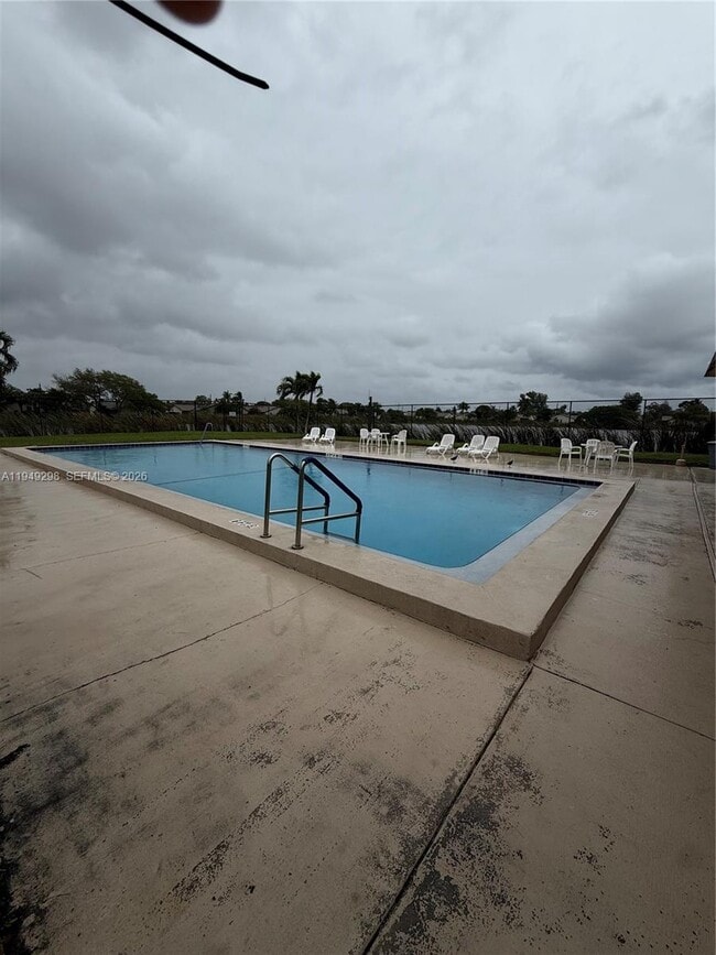 Building Photo - 1802 Waterview Cir