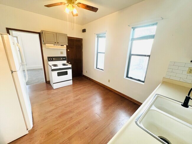 Foto del edificio - 3027 W Mount Vernon Ave