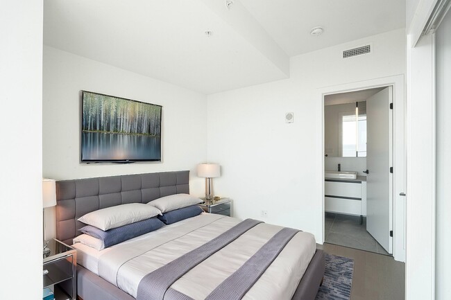 Building Photo - 720 Rue Saint-Jacques