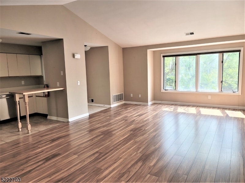 38 Augusta Dr, Clinton Township, NJ 08801 Room for Rent in Clinton