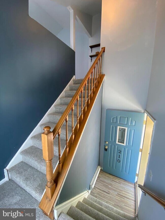 Foto del edificio - 210 Foxmeadow Dr