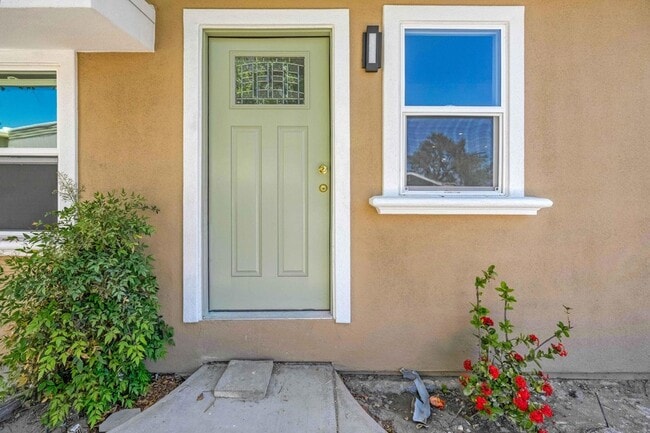 Building Photo - 73400 Algonquin Pl