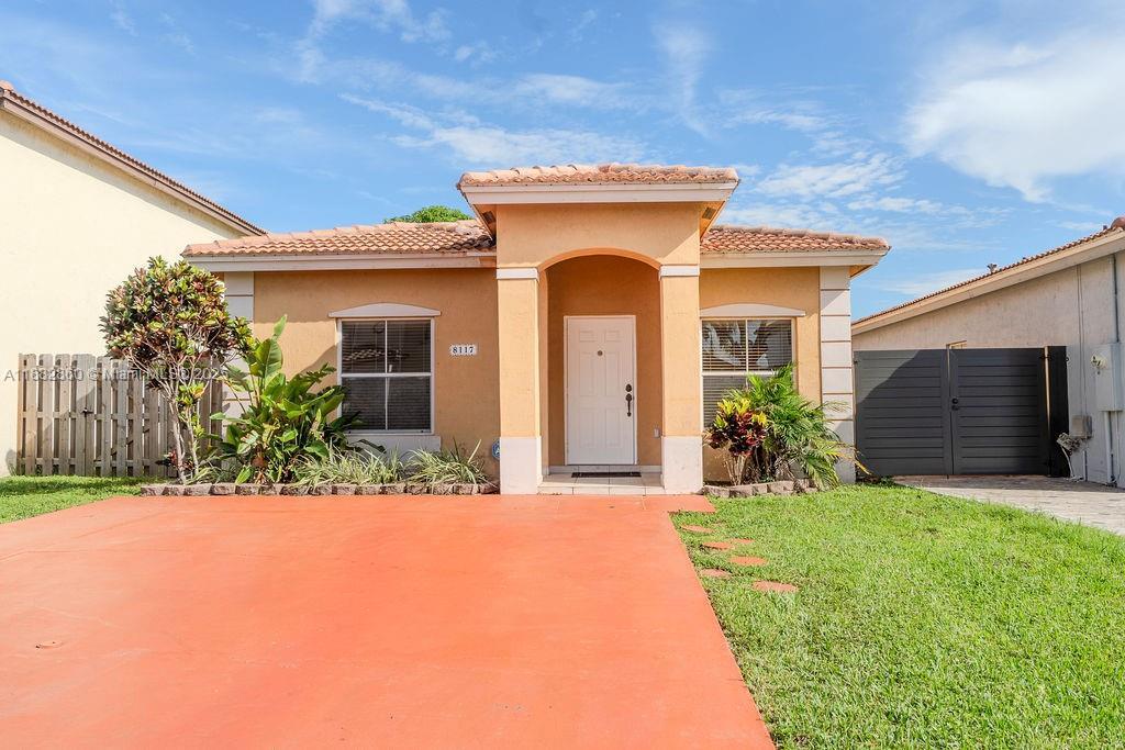 Foto principal - 8117 NW 199th Terrace
