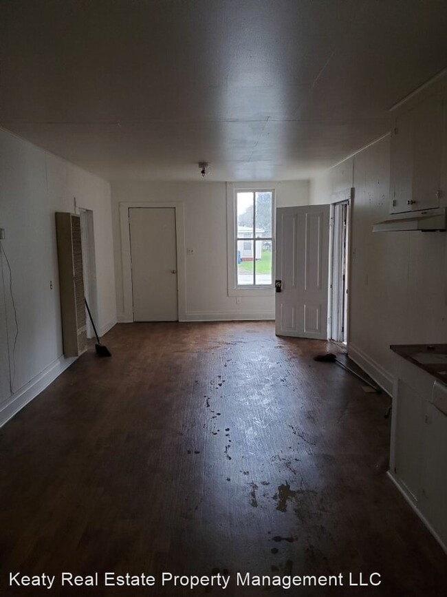Building Photo - 2 br, 1 bath House - 703 6th Street