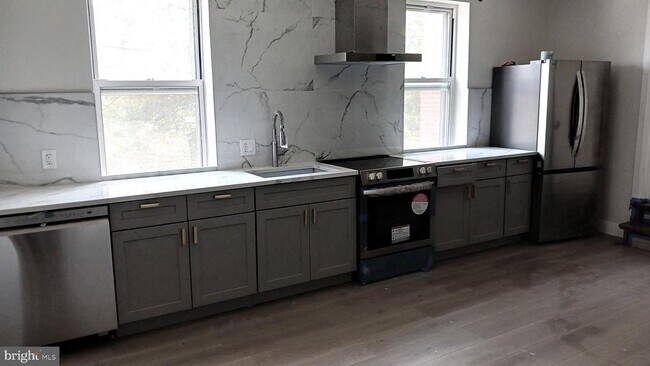 Foto del edificio - 3701 Baring St