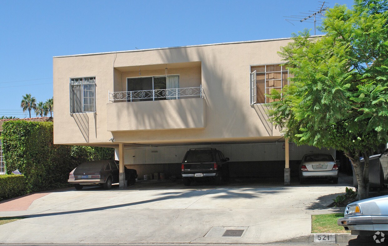 Building Photo - 521 N Sweetzer Ave