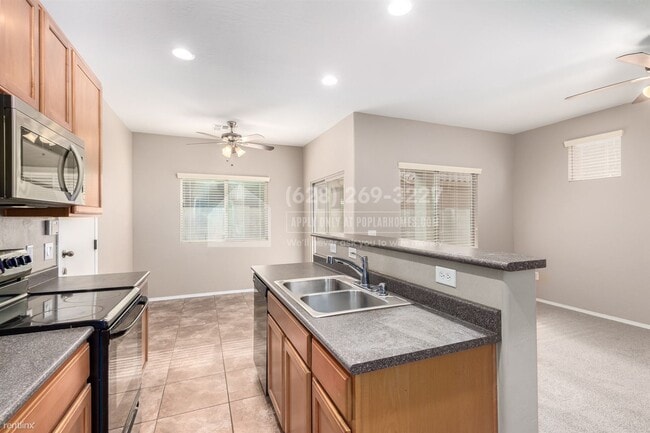 Building Photo - 4 br, 2.5 bath House - 313 S Aaron -