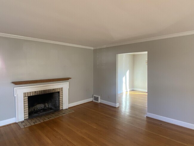 Building Photo - 1611 Ferndale Pl