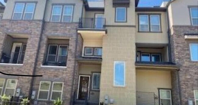 Foto del edificio - 2642 Fountain Key Blvd