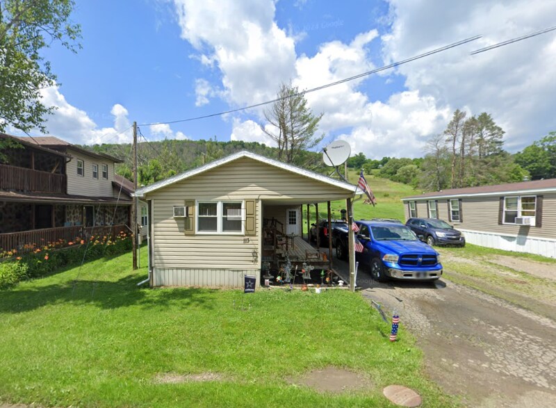 Primary Photo - 113 W Main St