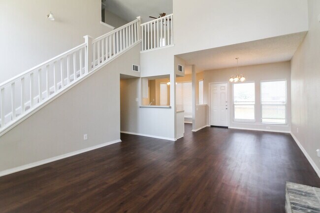 Foto del edificio - 317 Pebblebrook Ln