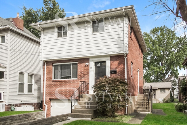 Photo - Cheerful and Welcoming Home for You!