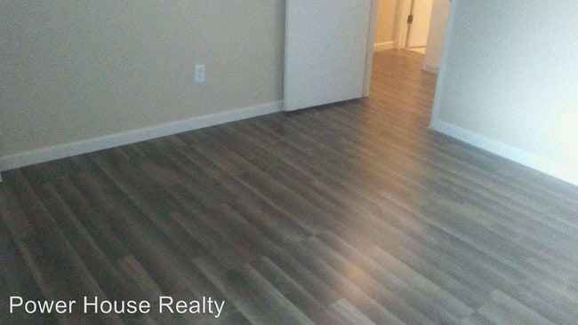 Building Photo - 2 br, 1 bath House - 3812 Soranno Ave # C